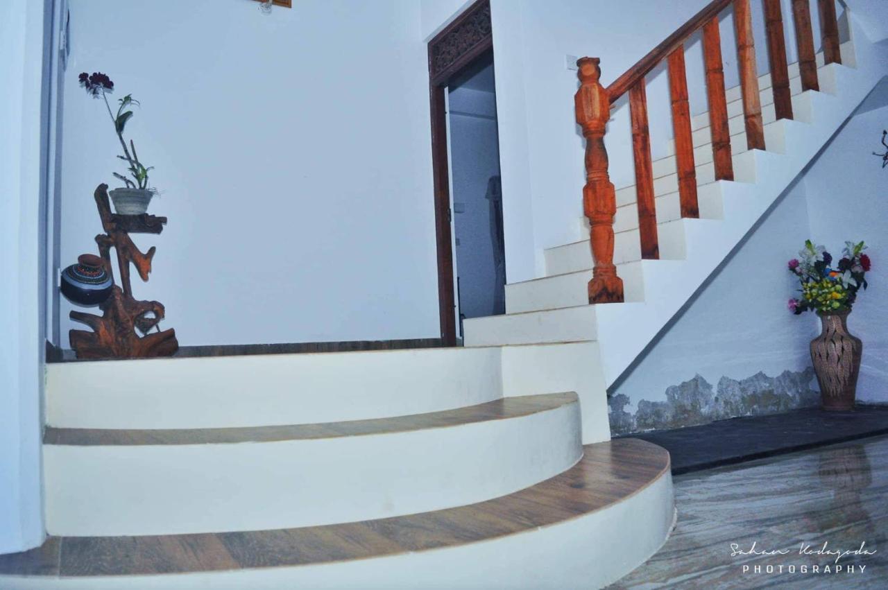 Deutsche Villa ヒッカドゥワ エクステリア 写真